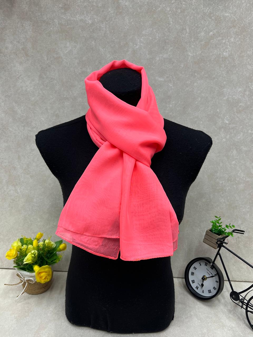 На фото 1 - Платок из шифона мультицвет