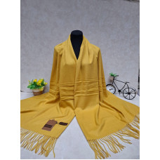 На фото 1 - Тёплый палантин, цвет жёлтый На фото 1 - Тёплый палантин, цвет жёлтый