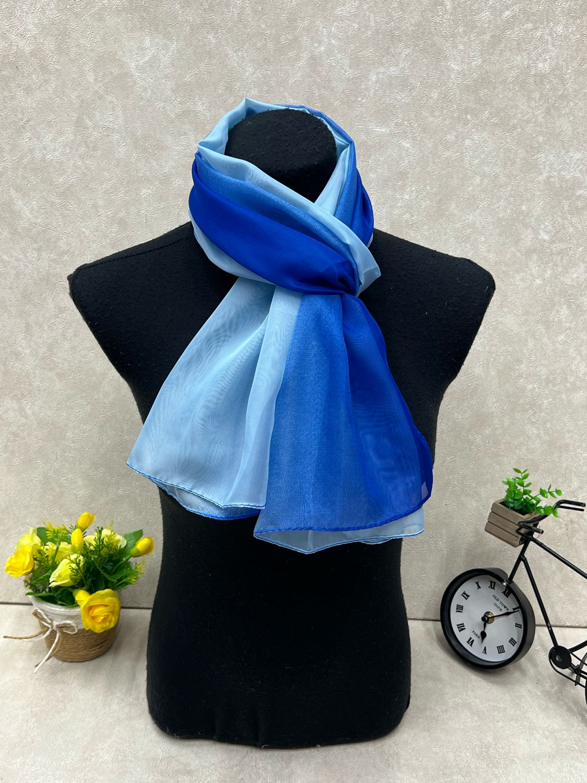 На фото 1 - Платок из шифона мультицвет