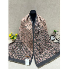 На фото 1 - Мягкий палантин из кашемира мультицвет