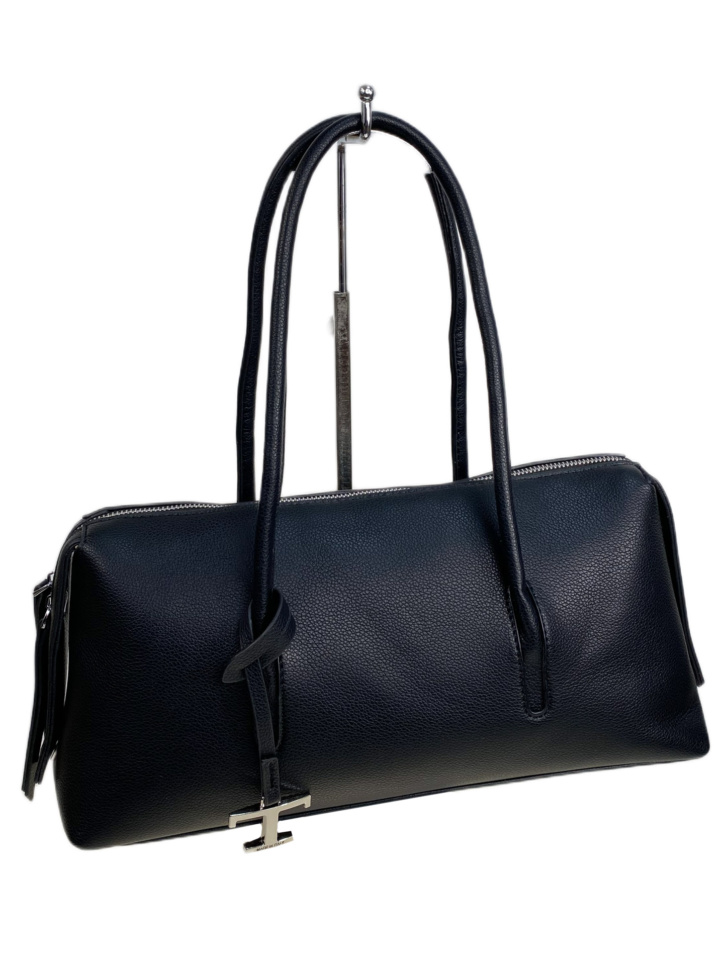 На фото 1 - Женская сумка из искусственной кожи, цвет черный