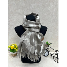 На фото 1 - Мягкий палантин из кашемира мультицвет