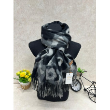 На фото 1 - Мягкий палантин из кашемира мультицвет