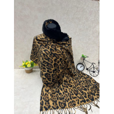 На фото 1 - Мягкий палантин из кашемира с норковым воротником мультицвет