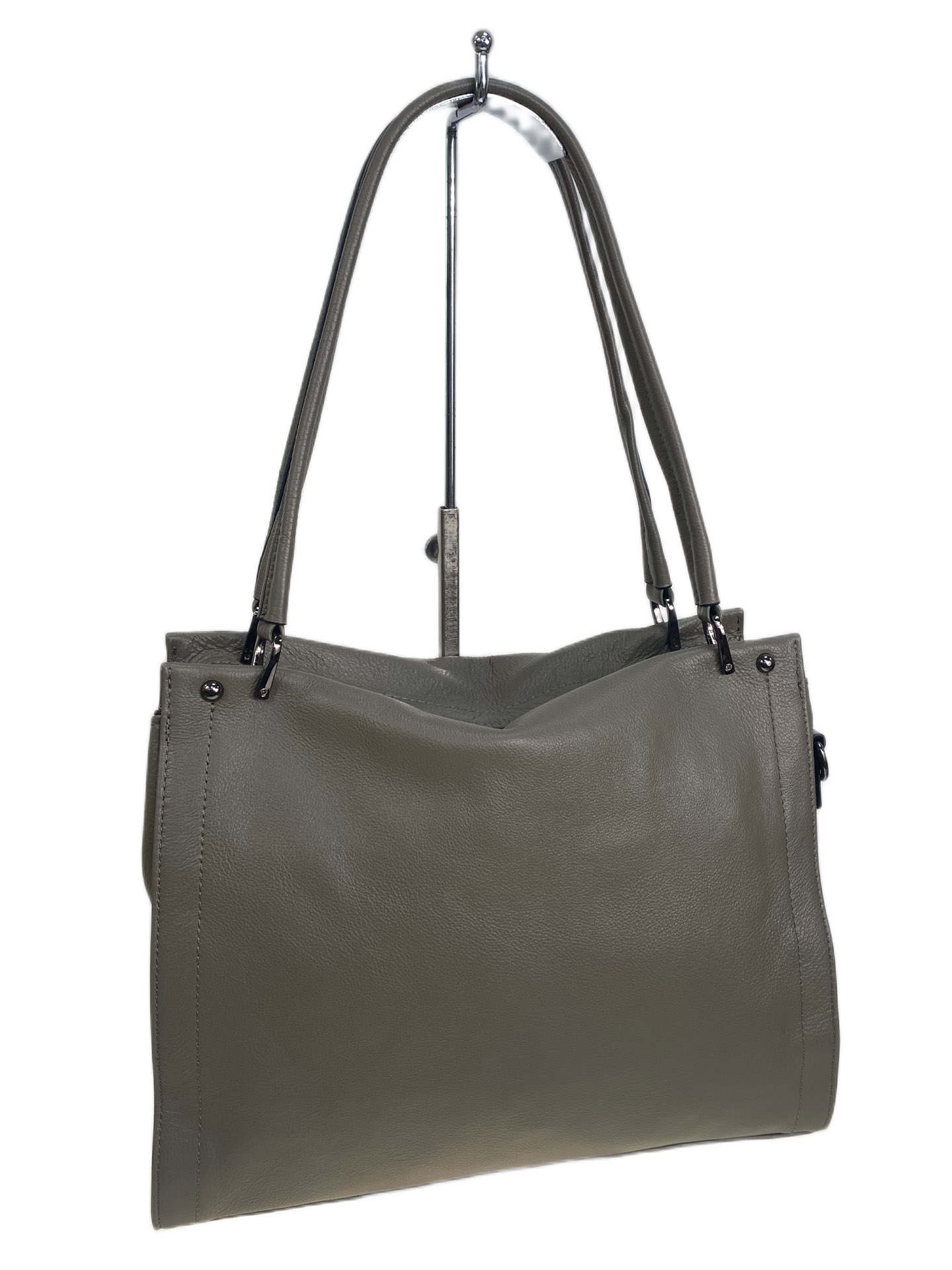 На фото 1 - Женская сумка из натуральной кожи, цвет серый