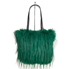 На фото 2 - Женская сумка из искусственного меха, цвет зеленый