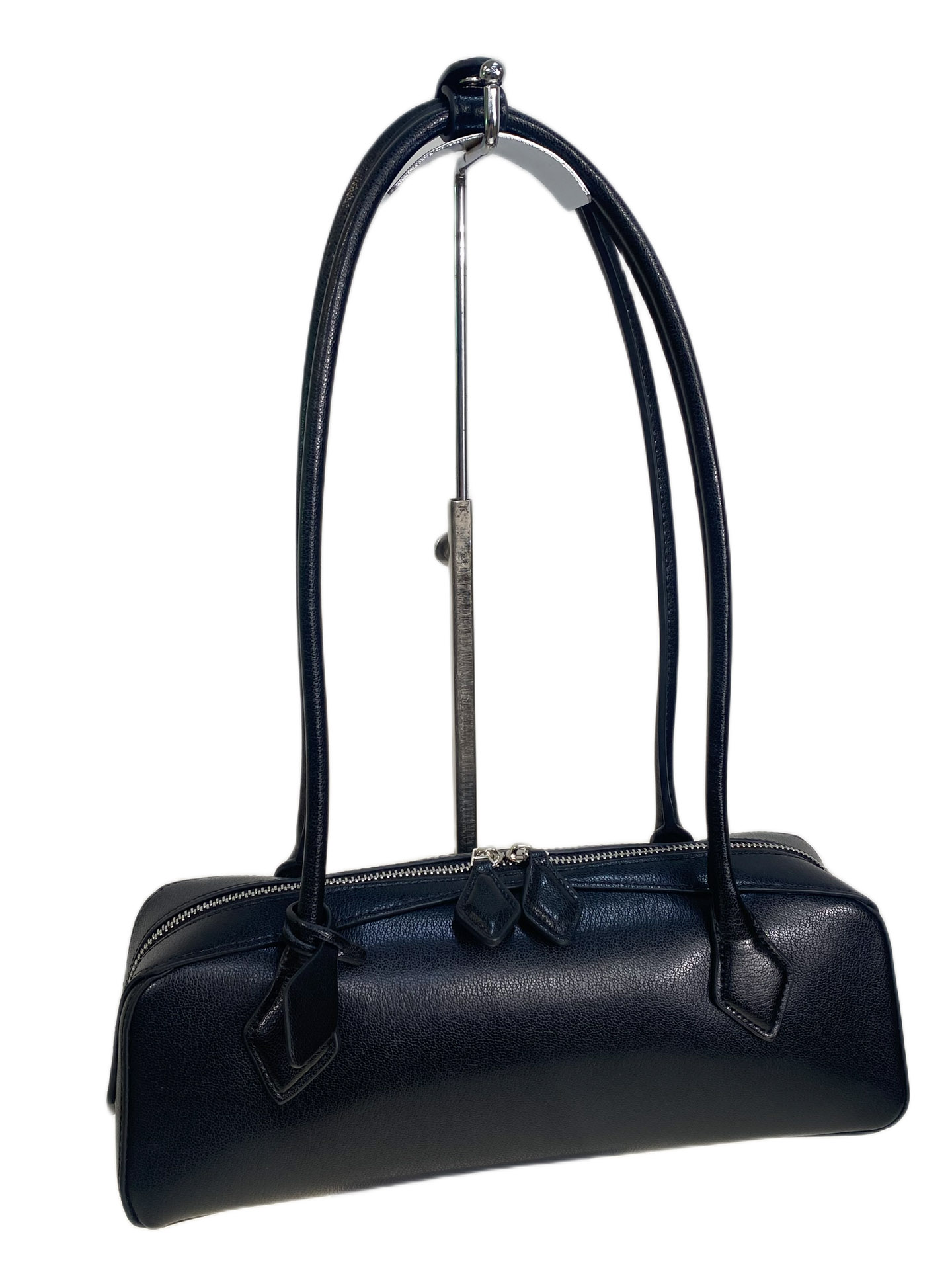 На фото 1 - Женская сумка из натуральной кожи, цвет черный