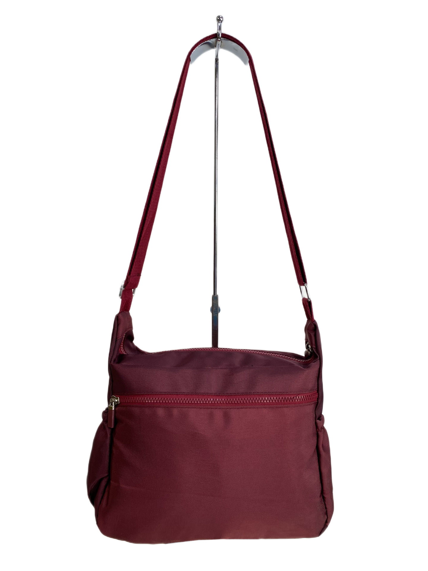 На фото 2 - Женская cумка из текстиля, цвет бордовый