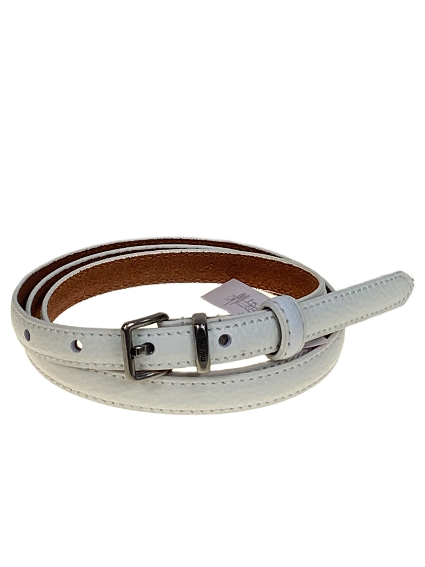 На фото 1 - Ремень женский из натуральной кожи, цвет белый