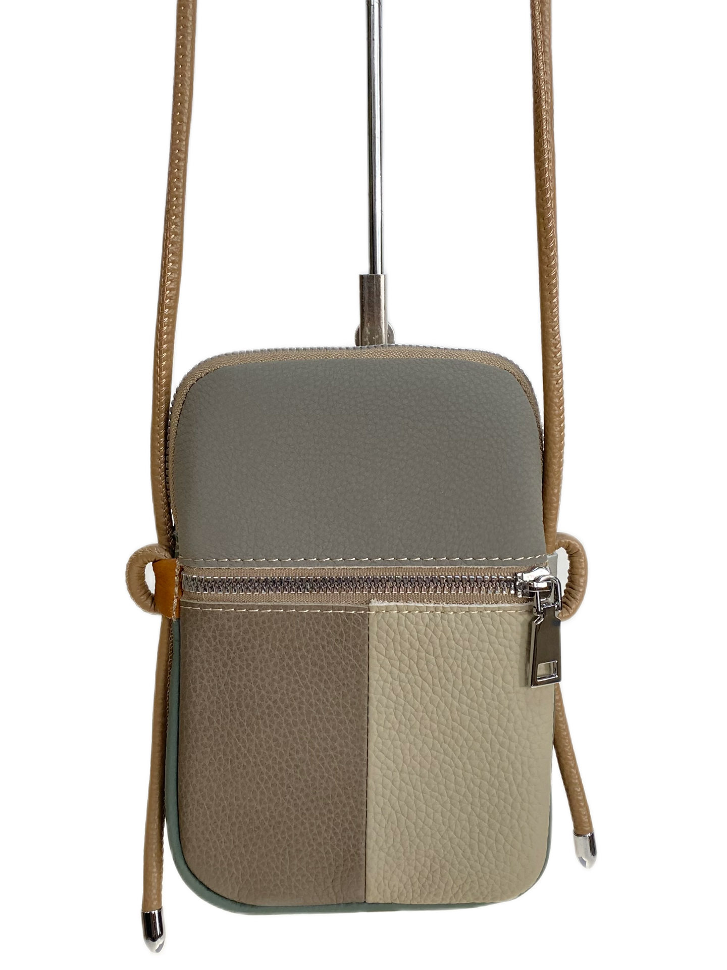 На фото 2 - Женская сумка из натуральной кожи, цвет  мультицвет