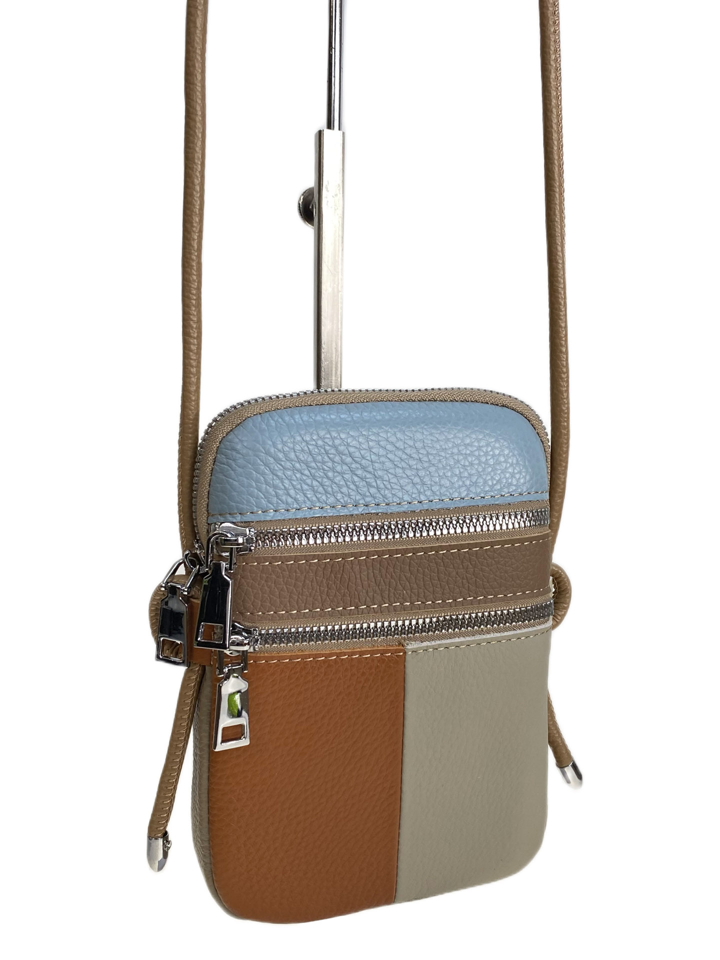 На фото 1 - Женская сумка из натуральной кожи, цвет  мультицвет