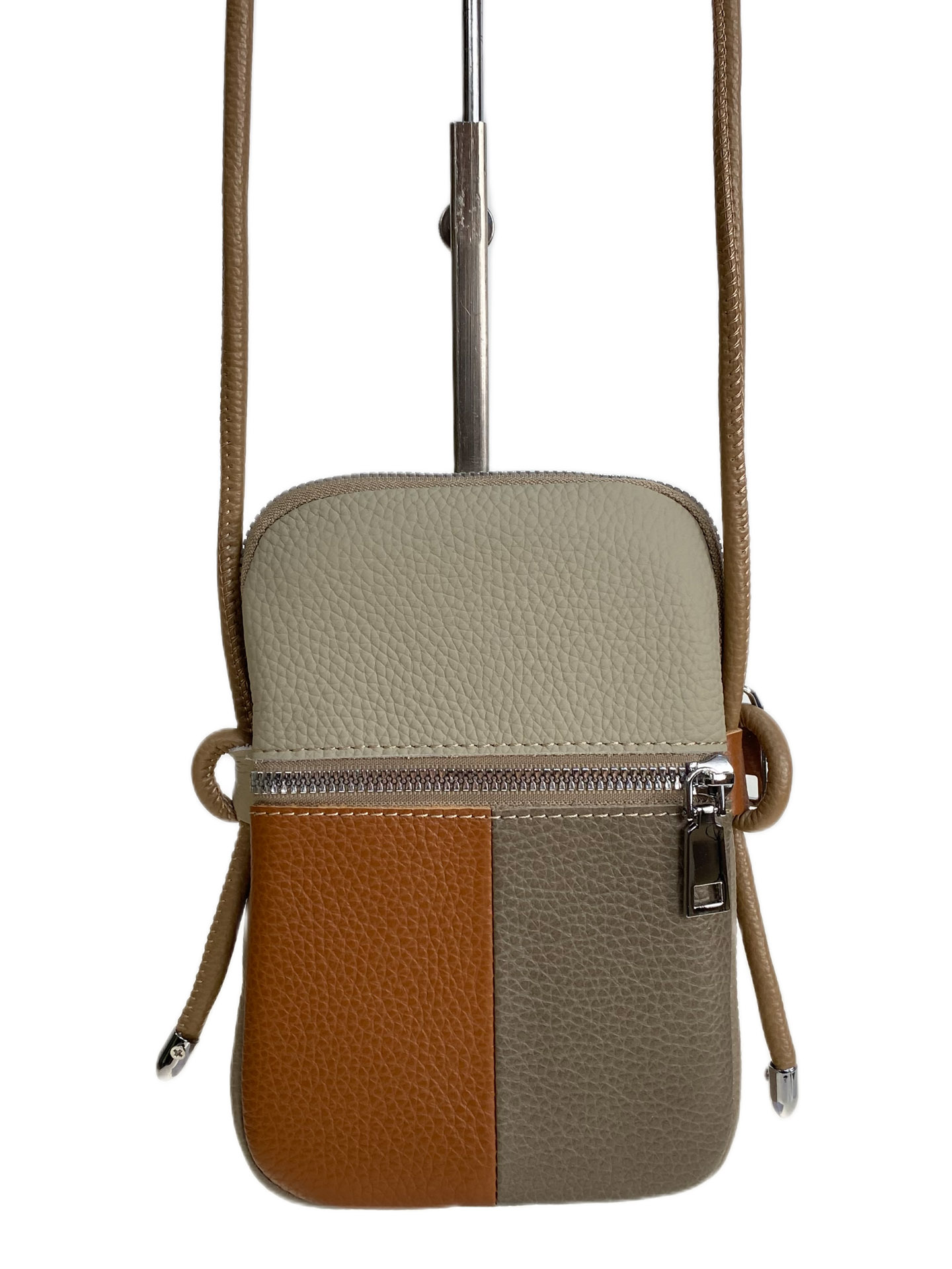 На фото 2 - Женская сумка из натуральной кожи, цвет  мультицвет