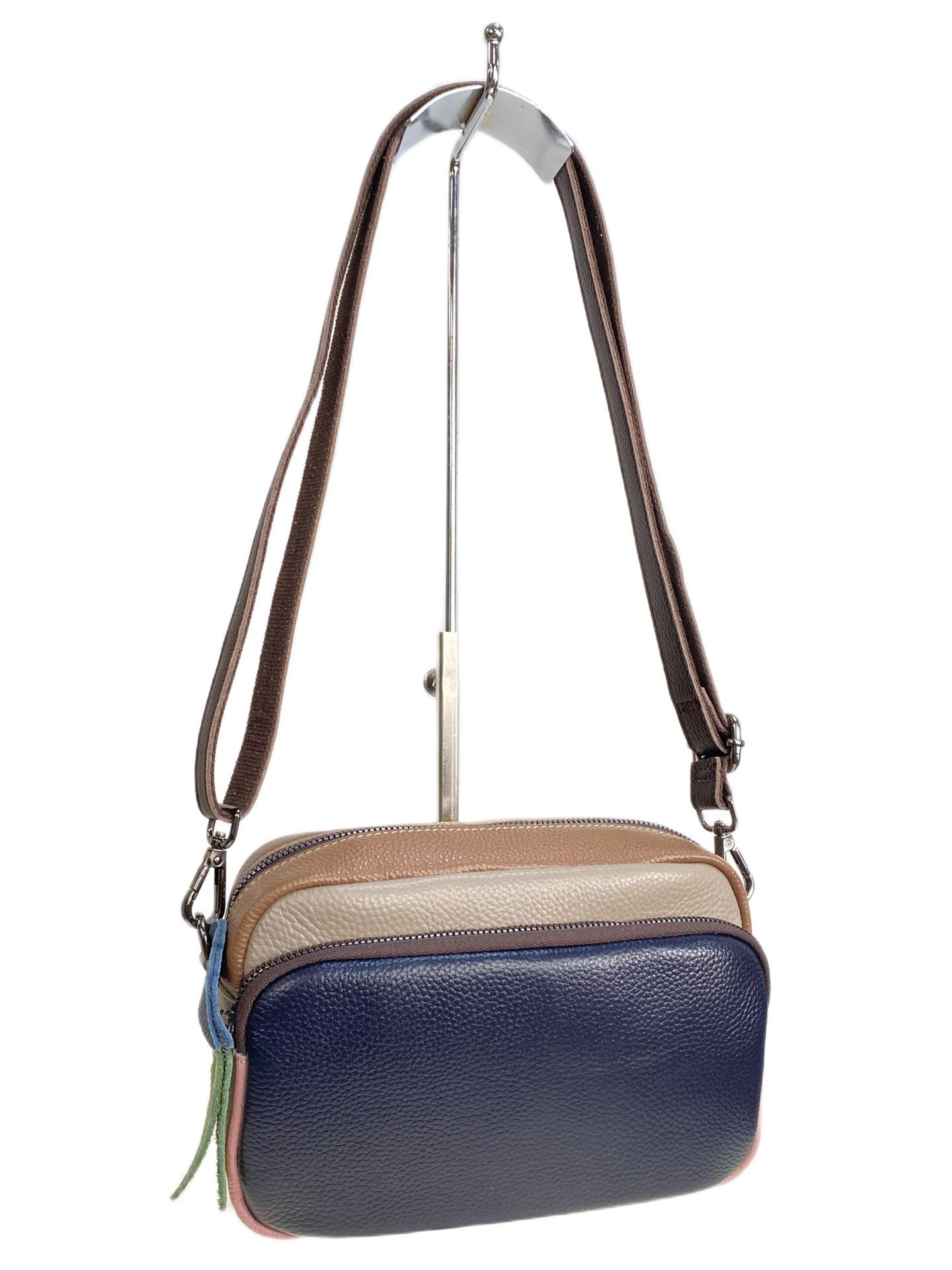 На фото 1 - Женская сумка из натуральной кожи, цвет  мультицвет