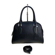 На фото 2 - Женская сумка из натуральной кожи, цвет  черный