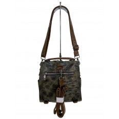 На фото 2 - Женская сумка-рюкзак из искусственной кожи, цвет зеленый На фото 2 - Женская сумка-рюкзак из искусственной кожи, цвет зеленый