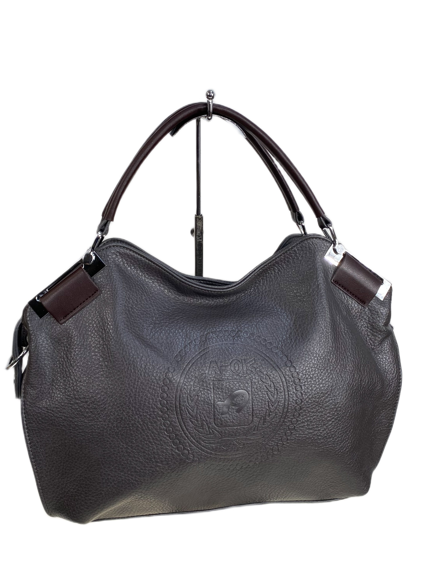 На фото 1 - Женская сумка из искусственной кожи, цвет серый