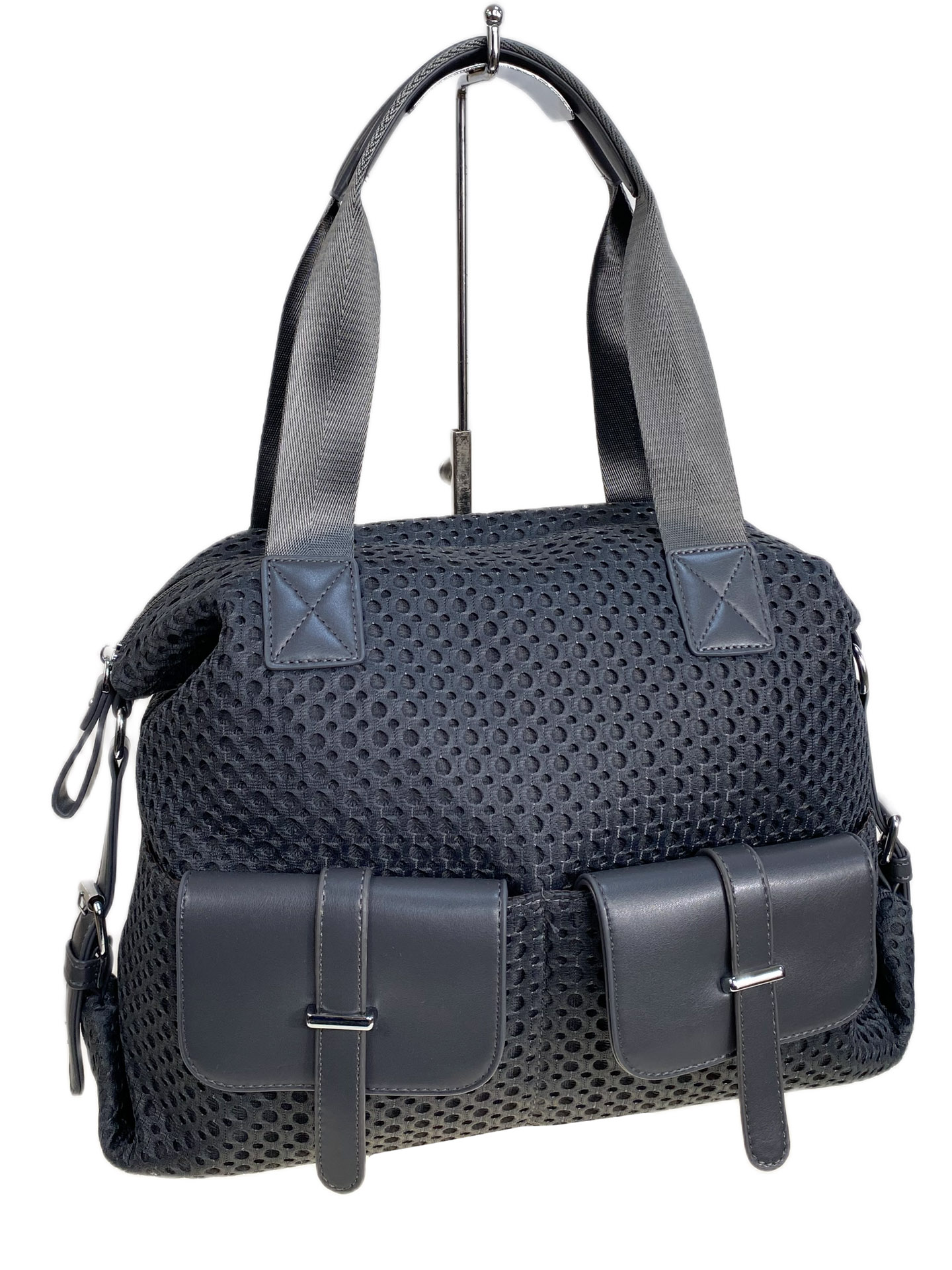 На фото 1 - Женская сумка из текстиля, цвет серый