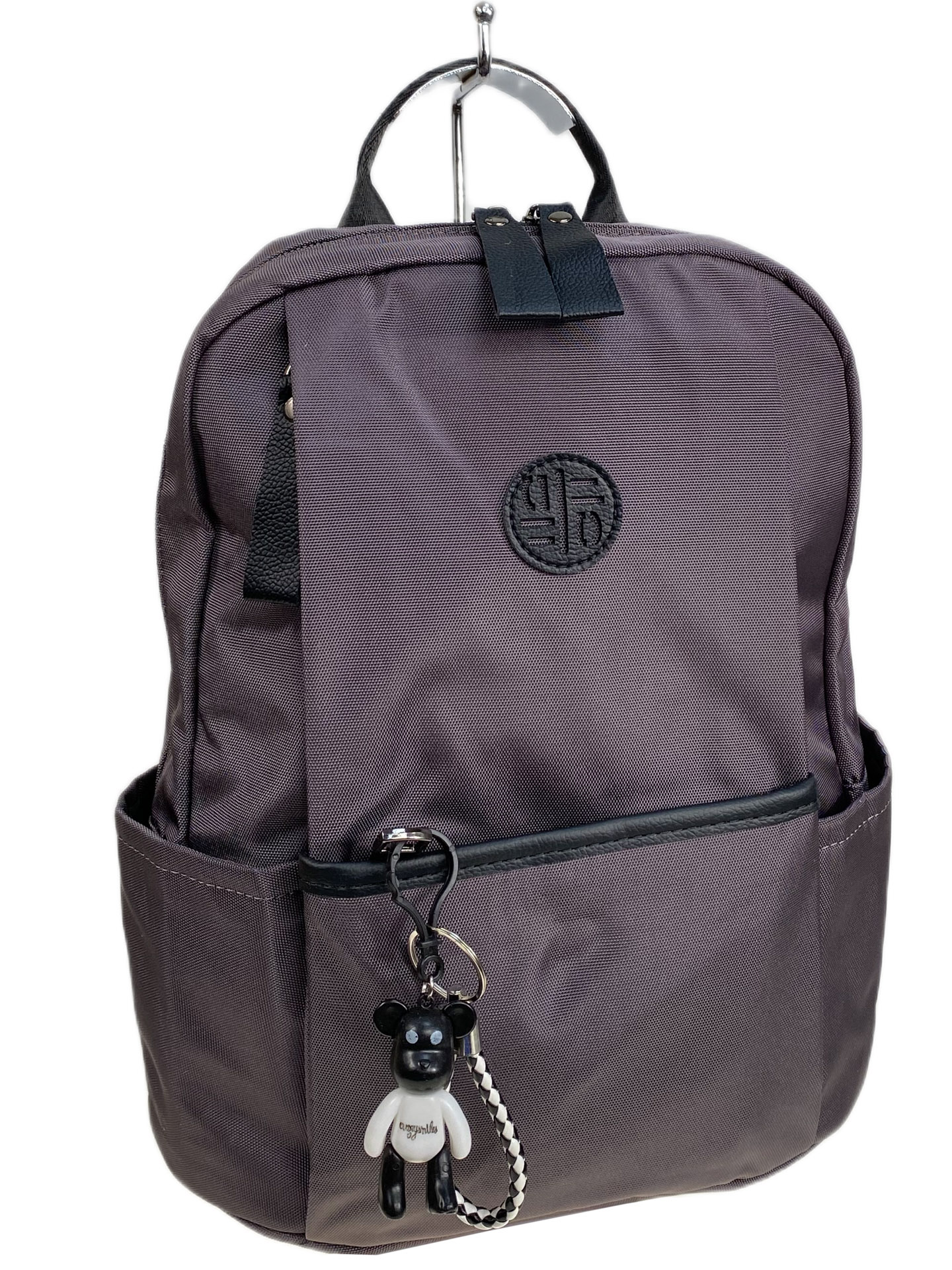 На фото 1 - Женский рюкзак из текстиля, цвет серо-фиолетовый