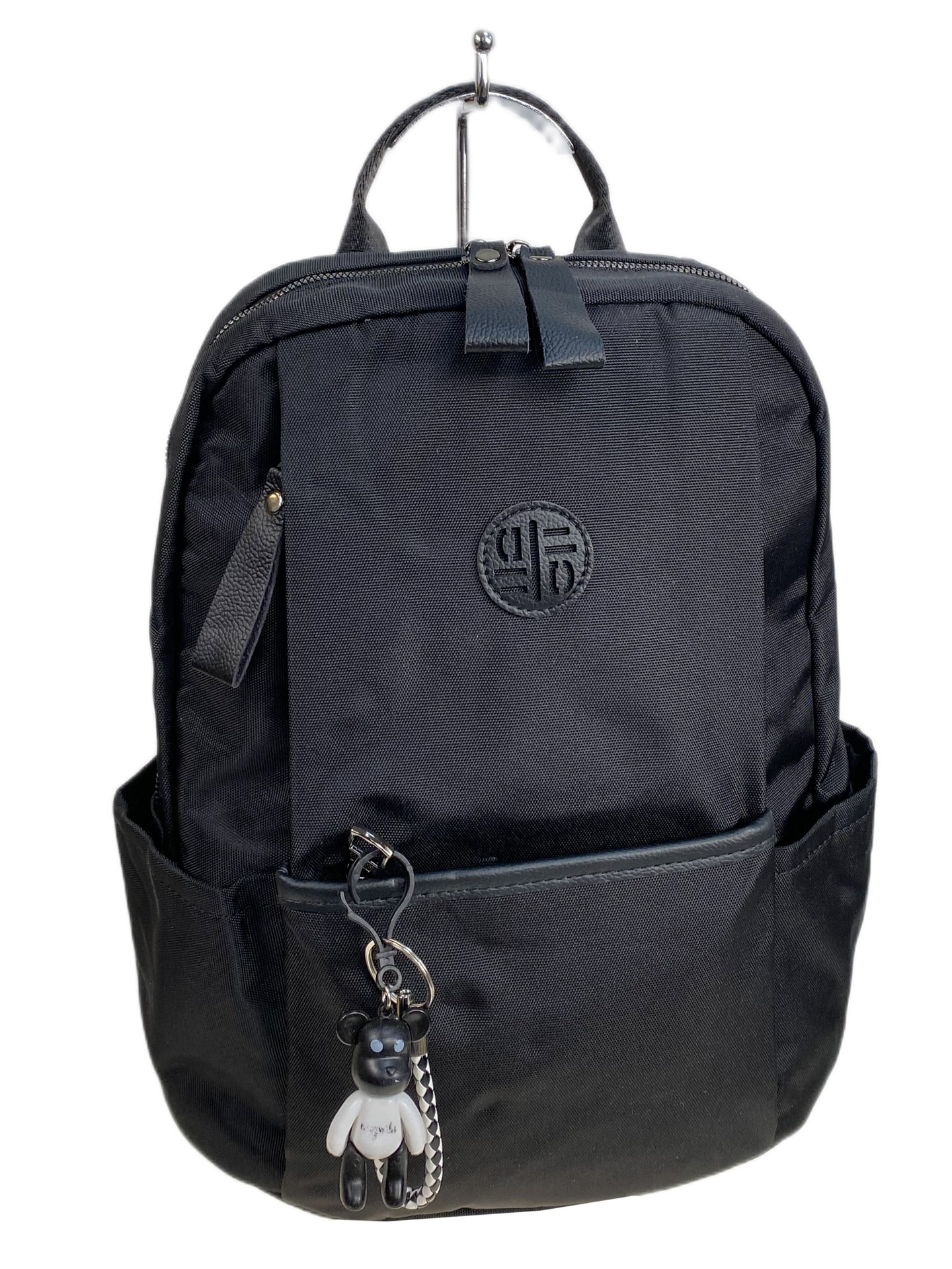 На фото 1 - Женский рюкзак из текстиля, цвет черный