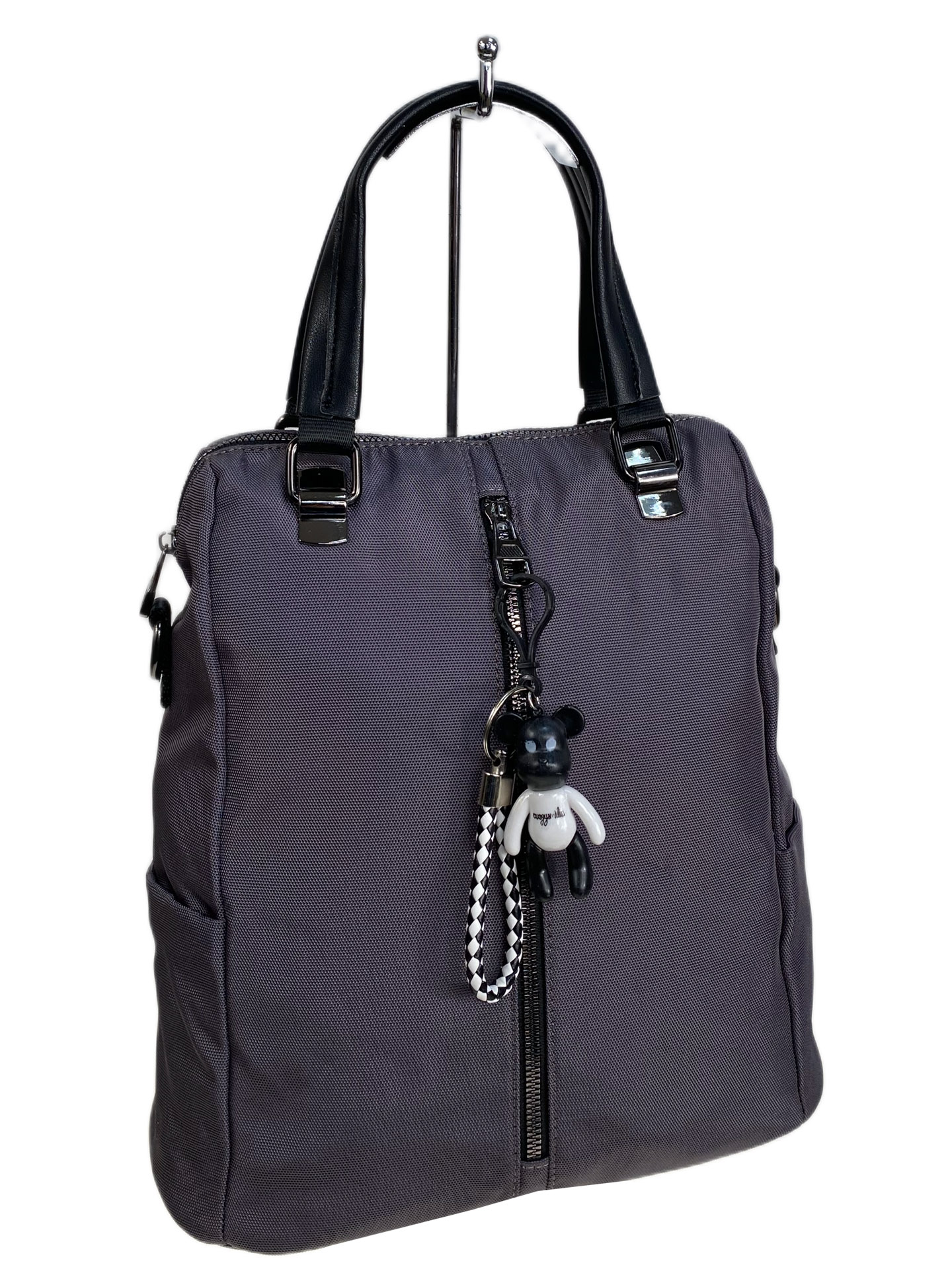 На фото 1 - Женская сумка - рюкзак из текстиля, цвет серо-фиолетовый