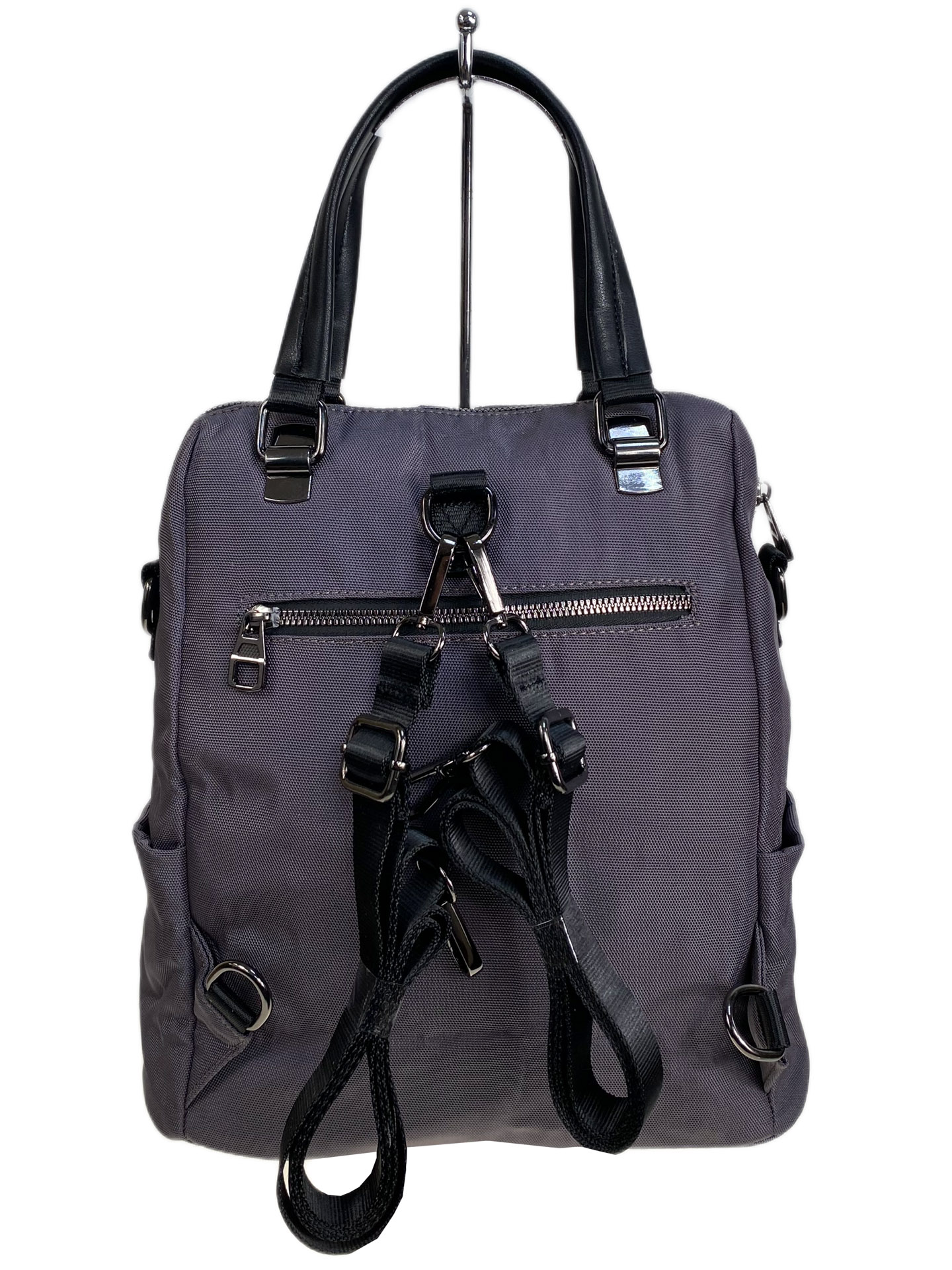 На фото 2 - Женская сумка - рюкзак из текстиля, цвет серо-фиолетовый