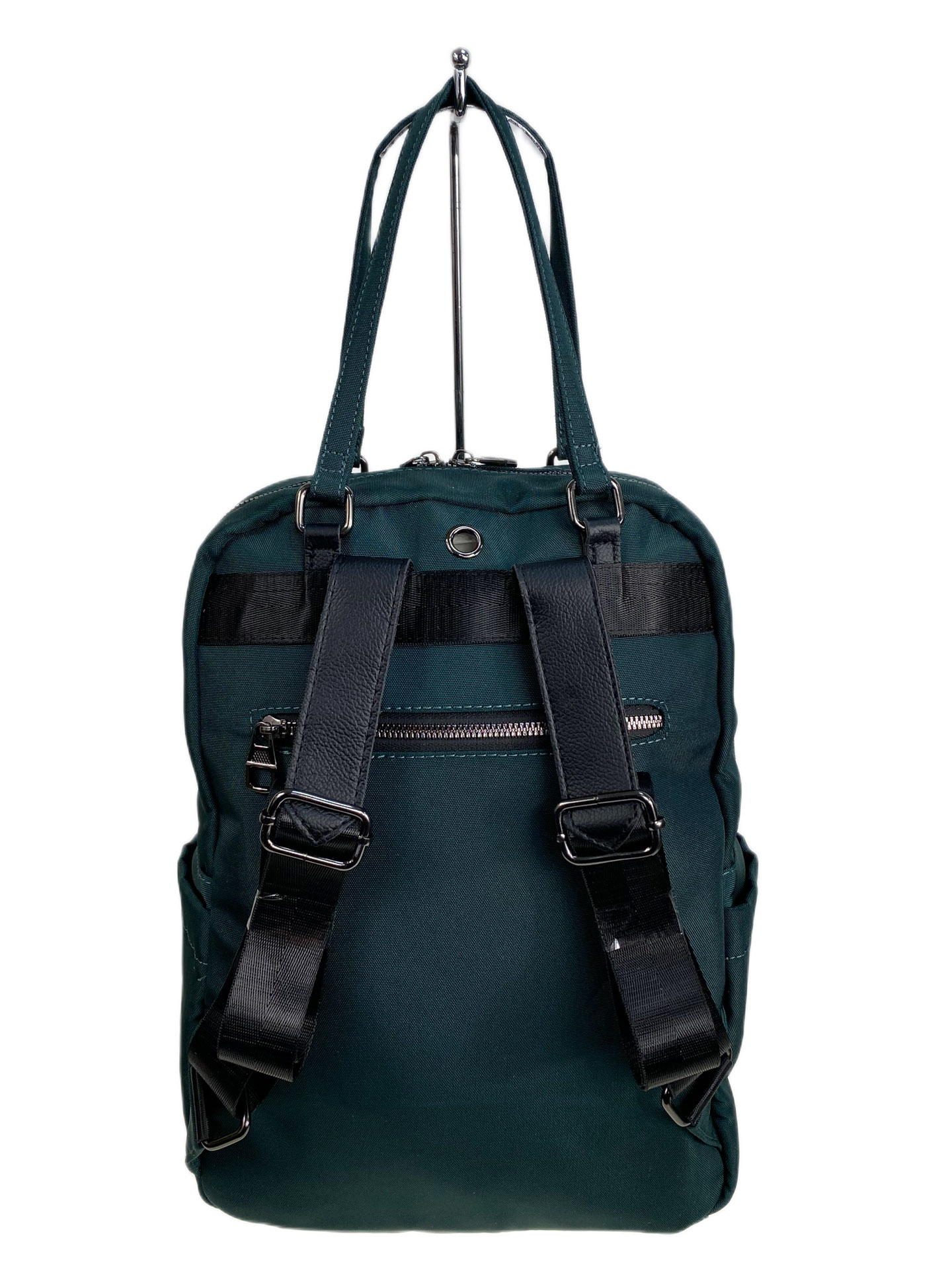 На фото 2 - Женская сумка - рюкзак из текстиля, цвет зеленый