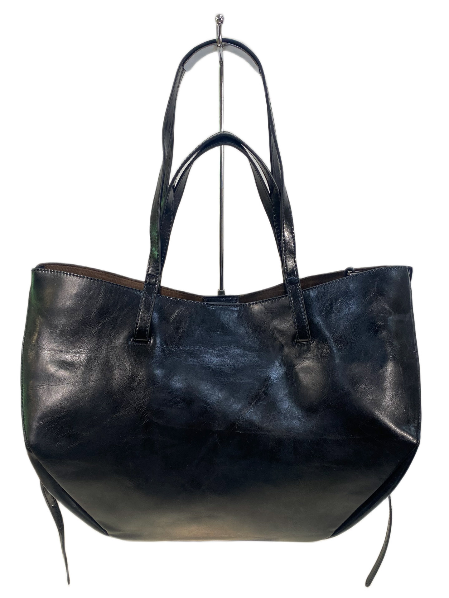 На фото 2 - Женская сумка из натуральной кожи, цвет черный