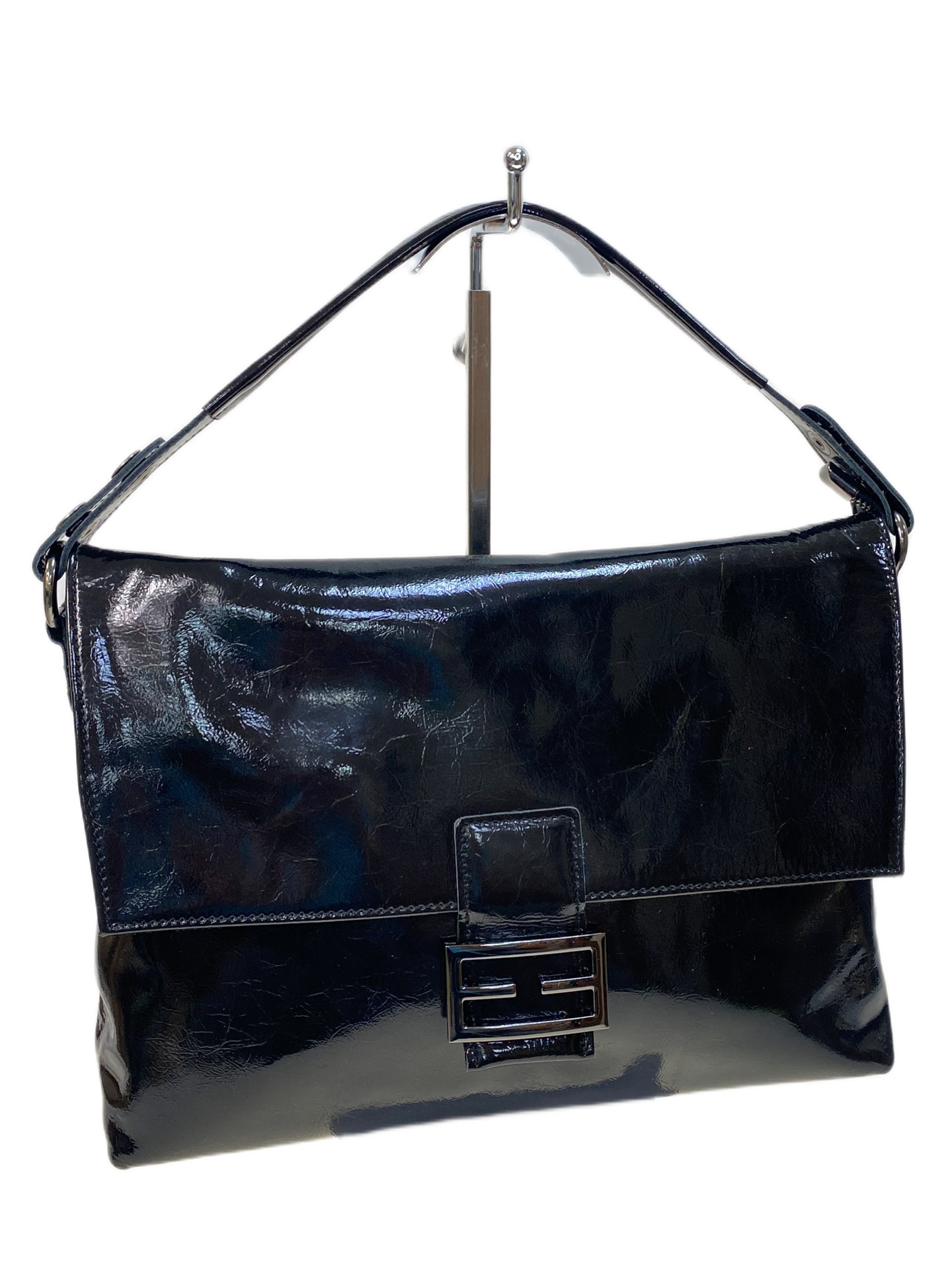 На фото 1 - Женская сумка из натуральной кожи, цвет черный