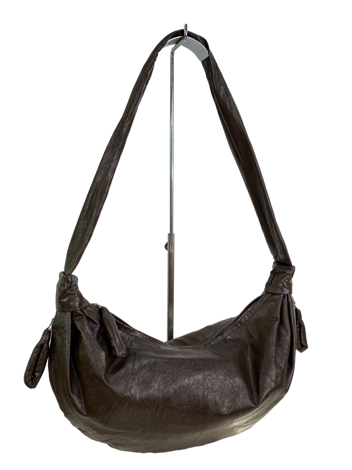 На фото 1 - Женская сумка из искусственной кожи, цвет кофе