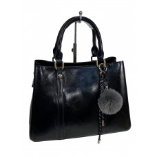 На фото 1 - Женская сумка из искусственной кожи, цвет черный