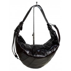 На фото 1 - Сумка хобо через плечо из искусственной кожи, цвет шоколад