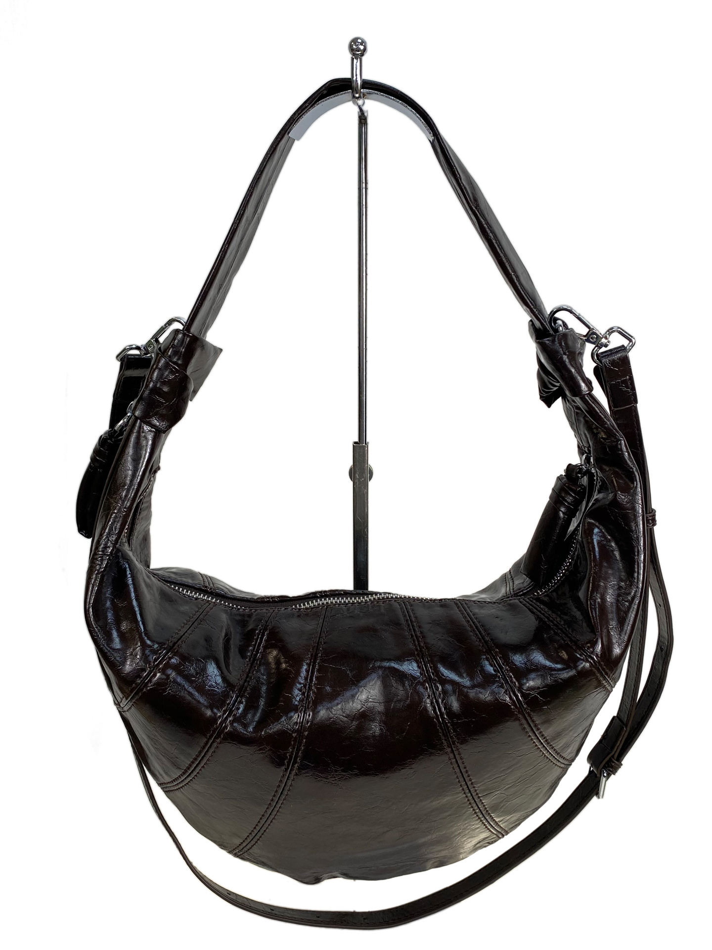 На фото 2 - Сумка хобо через плечо из искусственной кожи, цвет шоколад