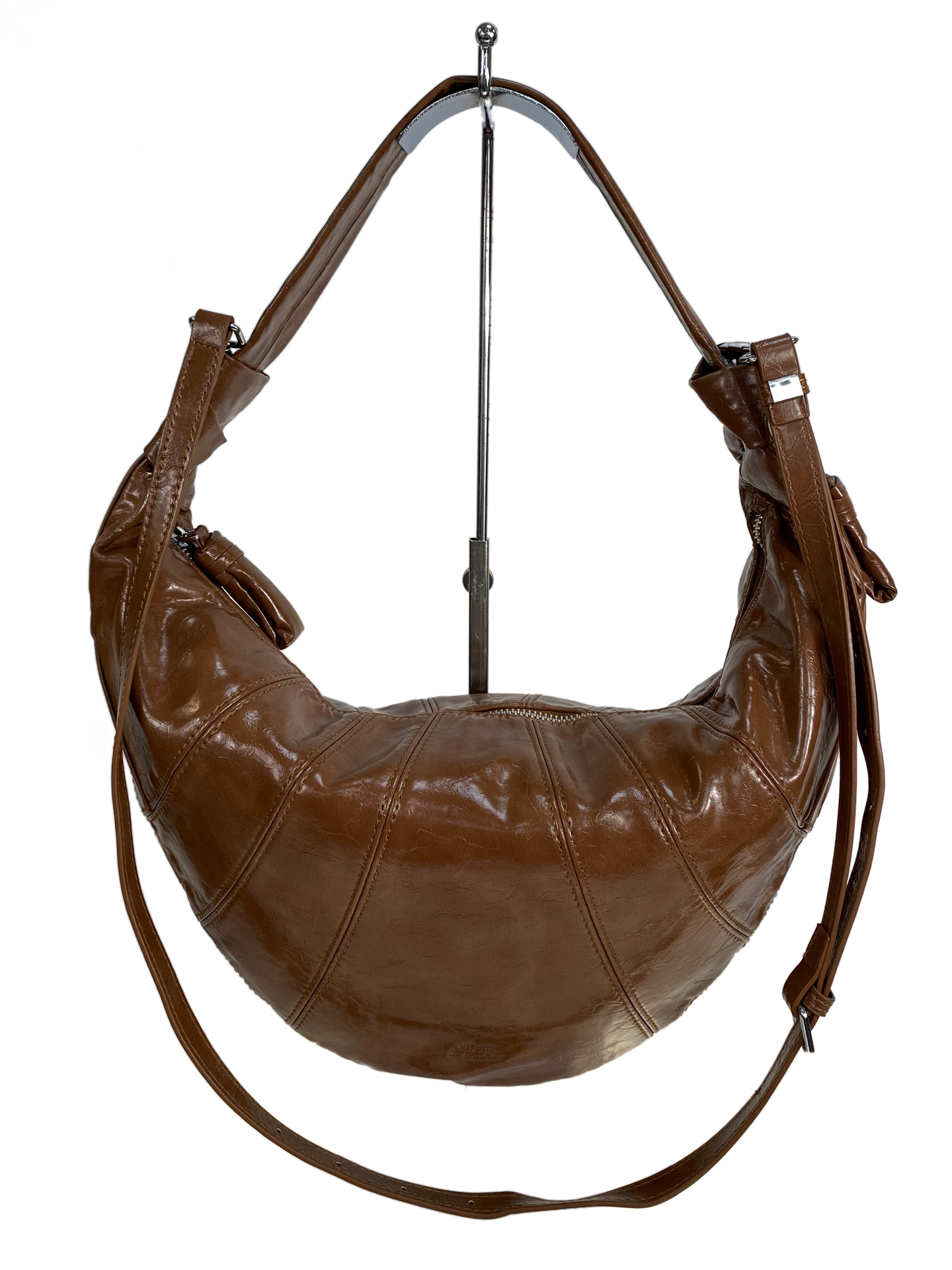 На фото 2 - Сумка хобо через плечо из искусственной кожи, цвет коричневый