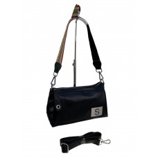 На фото 1 - Женская сумка из искусственной кожи, цвет  черный