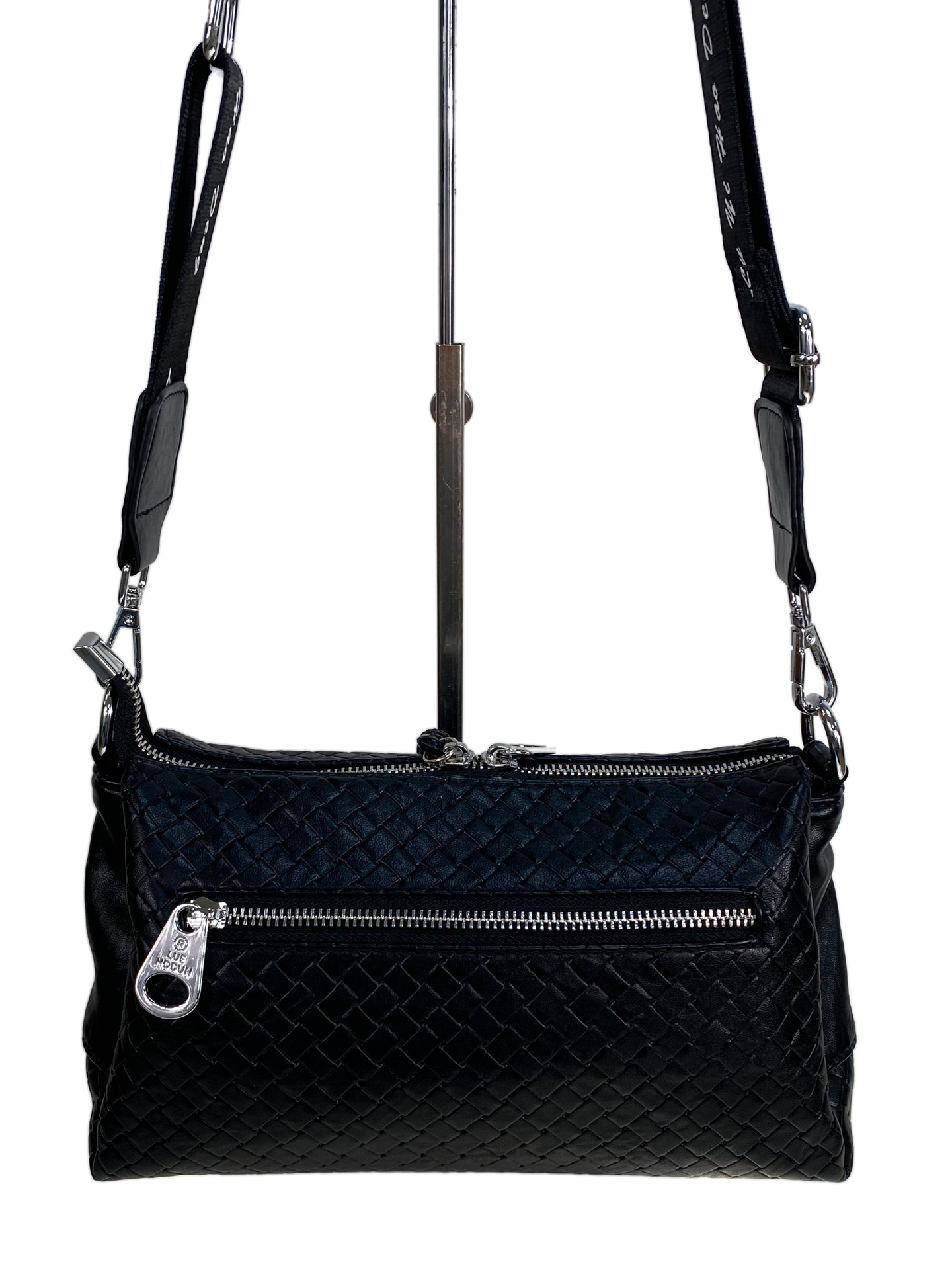 На фото 2 - Женская сумка из искусственной кожи, цвет черный