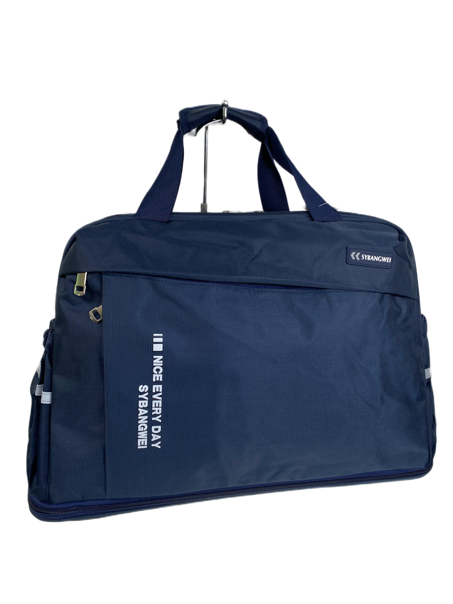 На фото 2 - Дорожная сумка из текстиля  с принтом, цвет синий