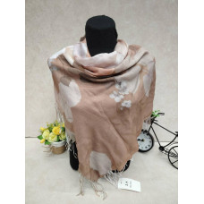 На фото 1 - Женский платок из кашемира, мультицвет