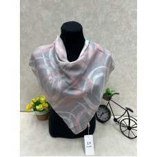 На фото 1 - Платок из хлопка мультицвет