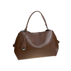 На фото 1 - Женская сумка из натуральной кожи, цвет коричневый На фото 1 - Женская сумка из натуральной кожи, цвет коричневый