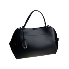 На фото 1 - Женская сумка из натуральной кожи, цвет черный На фото 1 - Женская сумка из натуральной кожи, цвет черный