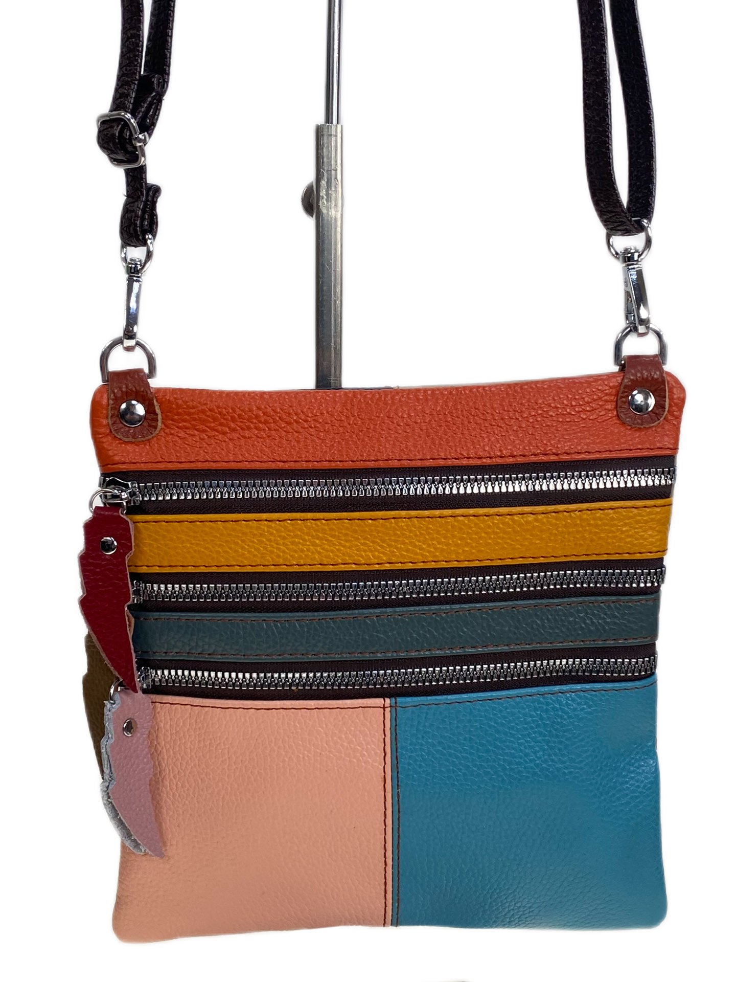 На фото 1 - Женская сумка из натуральной кожи мультицвет