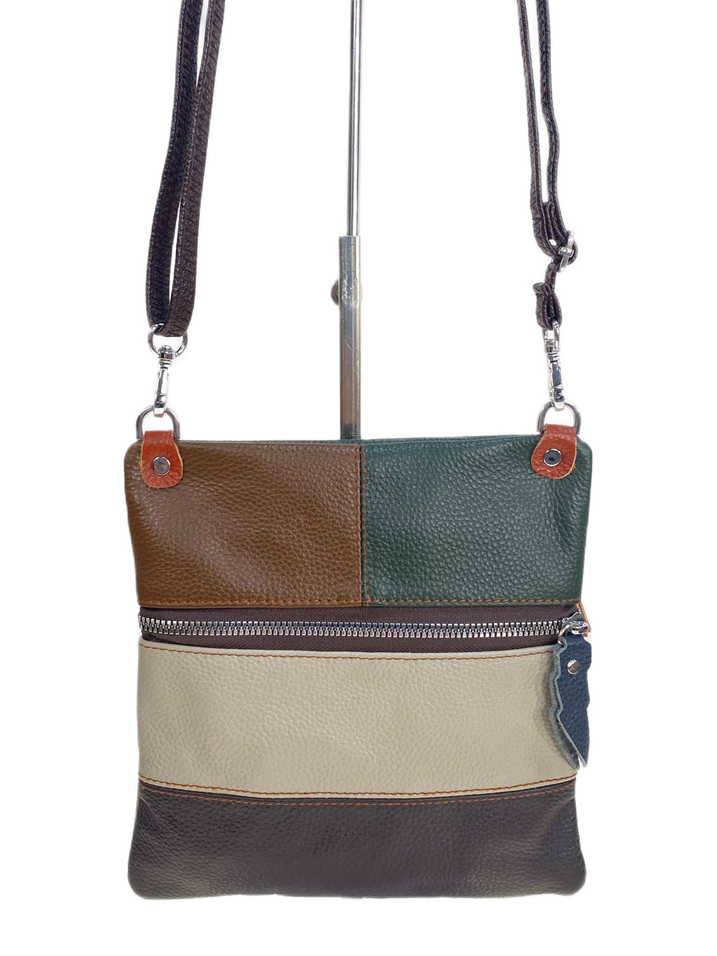 На фото 2 - Женская сумка из натуральной кожи мультицвет