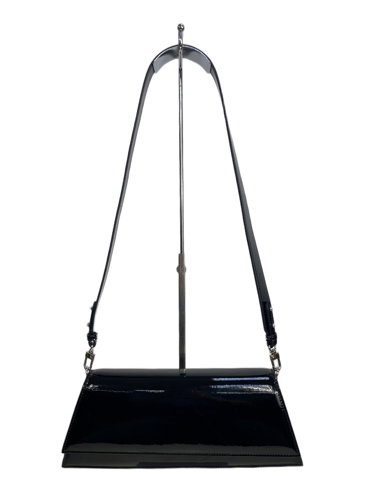 На фото 1 - Женская сумка из натуральной кожи, цвет  черный