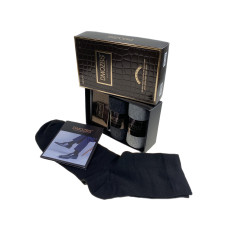 На фото 1 - Хлопковые мужские носки в коробке