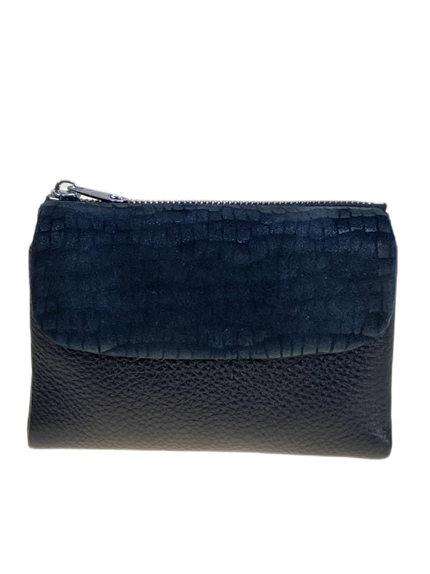 На фото 1 - Женский кошелёк  из натуральной кожи, цвет черный